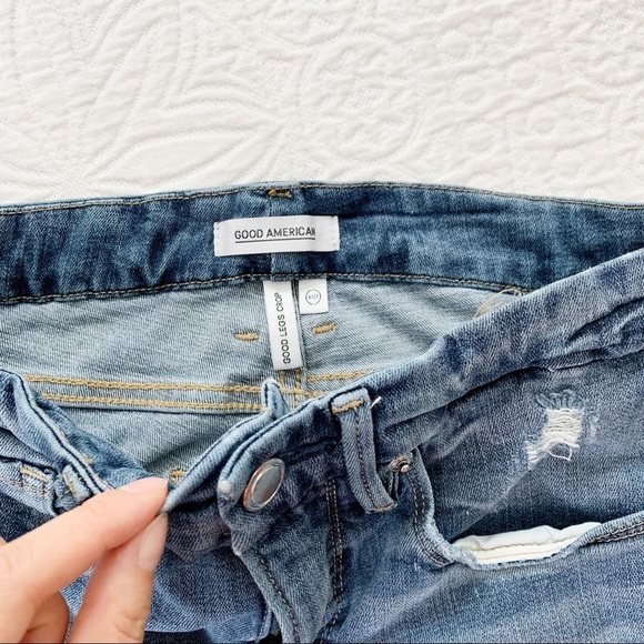 Good American Good Legs Crop Jeans, Light Wash - Picture 7 of 10